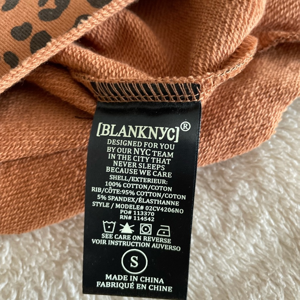 Blank NYC Cheetah Crop Sweater - Size S - Picture 12 of 12